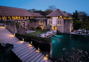 rs563_amanusa-exterior-view-lpr